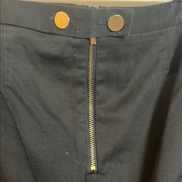 Express Classic Black Skirt - Picture 4 of 4